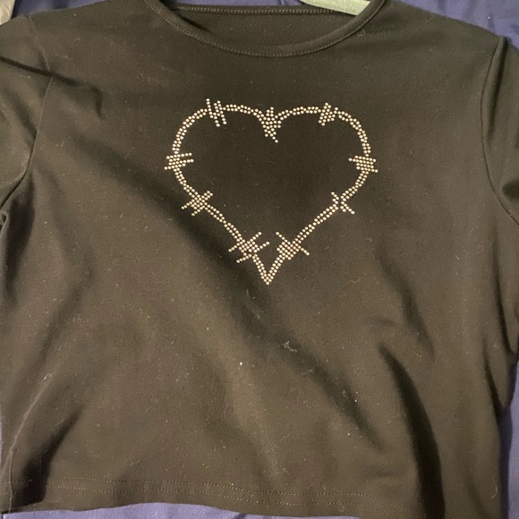 Womens small black top with heart - Picture 2 of 2